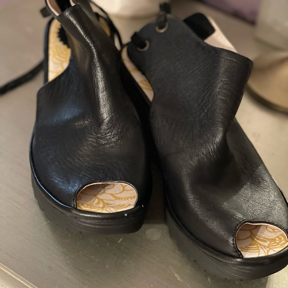 FLY LONDON YAME BLACK LEATHER SLOUCH PEEP TOE BACK LACES WEDGES SHOES WOMEN'S 38